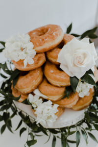 donut wedding cake, donut wedding cake ideas, alternative wedding cake